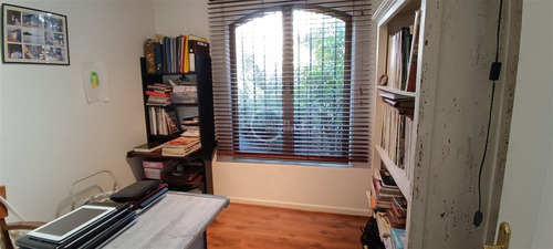 Casa En Arriendo 6d/ 5b / 3e En Valle La Dehesa