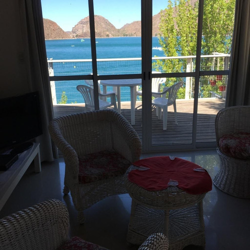 Imagen 14 de 30 de Casa En Los Reyunos (4 Personas). Ubicación Privilegiada. Vista Al Lago.