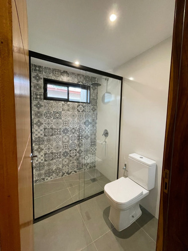 Vendo Casa Amoblada Con Piscina En El Barrio Kennedy: 3 Habitaciones Y 3 Baños