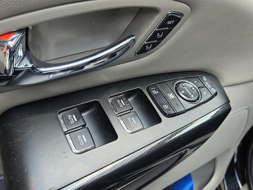Kia Carnival 3.3 EX V6 24V GASOLINA 4P AUTOMATICO
