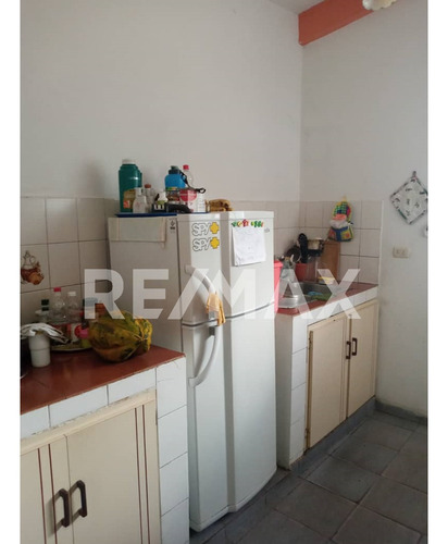 Imagen 4 de 12 de Se Vende Pequeño Edificio Sector Centro Viento Colao