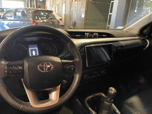 Toyota Hilux 2.8 Cd Srv Pack 177cv 4x2 2016