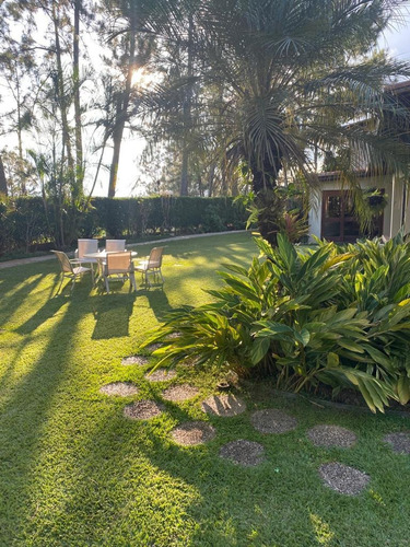 Imagen 14 de 18 de Se Vende Casa 2400m2 5h+s/ 4b+s/ 10p Cerro Verde