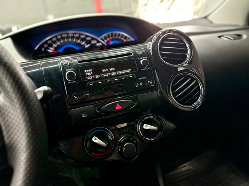 Toyota Etios 1.5 XS 16V FLEX 4P MANUAL