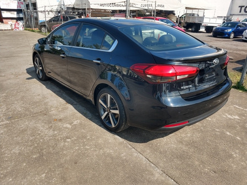 Imagen 6 de 15 de Kia Forte 2.0 Hb Sx At 2018
