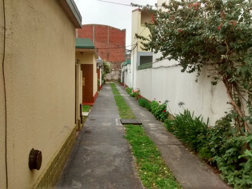 Imagen 3 de 12 de T/casa 3 Ambientes Con Patio Y Garaje Con Baulera