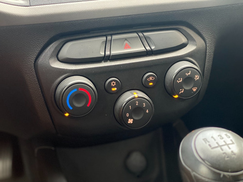 Imagen 11 de 15 de Chevrolet Prisma Joy Ls