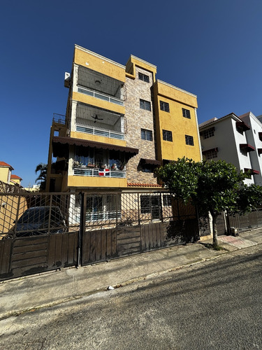 Apartamento En Venta De 3 Habitaciones Amueblado Con Terraza En Vista Hermosa