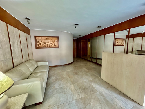 Venta Apartamento Pocitos, 2 Dormitorios + Servicio, 3 Baños, Balcón Y Garage