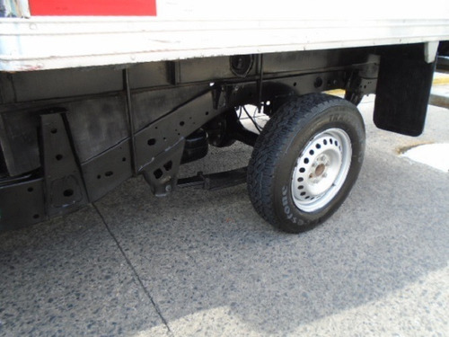 Imagen 11 de 12 de Nissan Np300 Caja Seca 2018