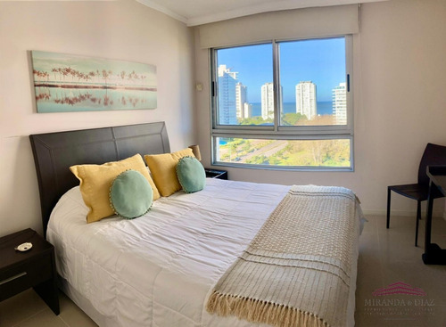 A Pasos De Playa Brava Y Con Los Mejores Amenities.- Ref: 1443