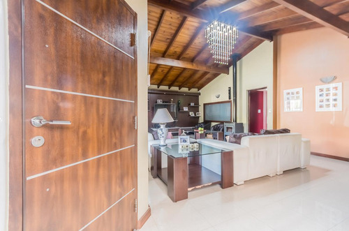 Imagen 5 de 30 de Casa 4 Ambientes, Con Quincho Y Piscina . Ciudad Evita. Posible Financiación Parcial.