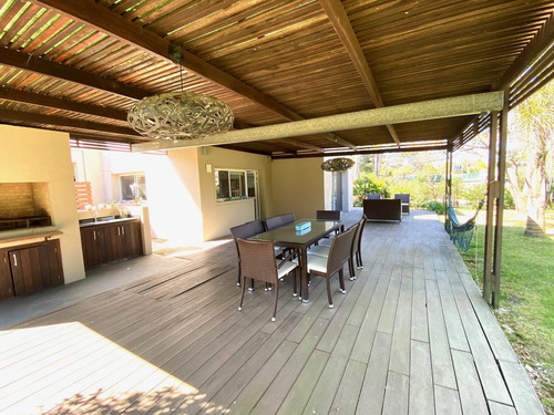 Casa En Venta En Barrio Privado - La Arbolada, Zona De Colegios