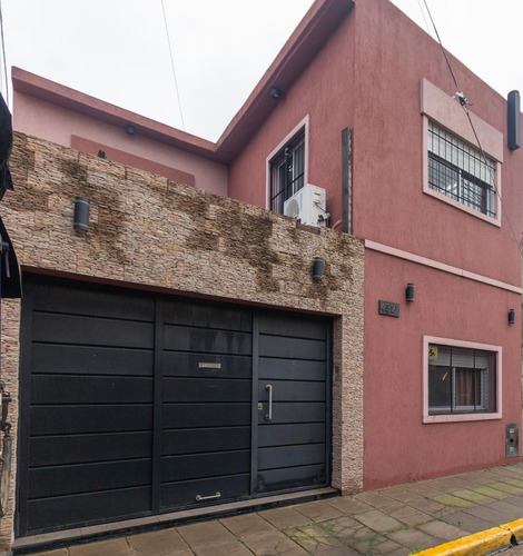 Venta De Casa 6 Ambientes En Pompeya