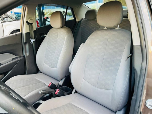 Imagem 3 de 15 de Hyundai Hb20s 1.6 2016 Comfort Plus 16v Flex 4p Automático