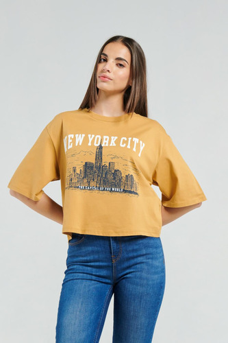 Camiseta Crop Top Kaky Clara Oversize Con Diseño College De