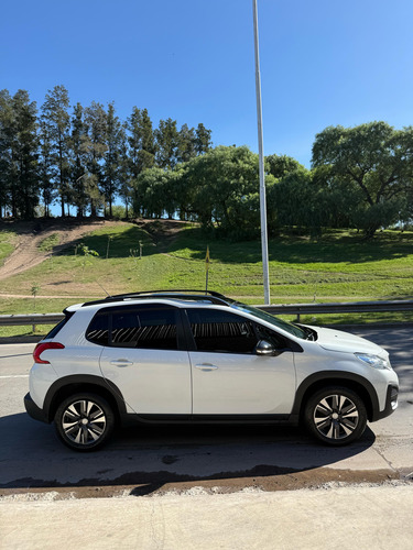 Peugeot 2008 1.6 Feline