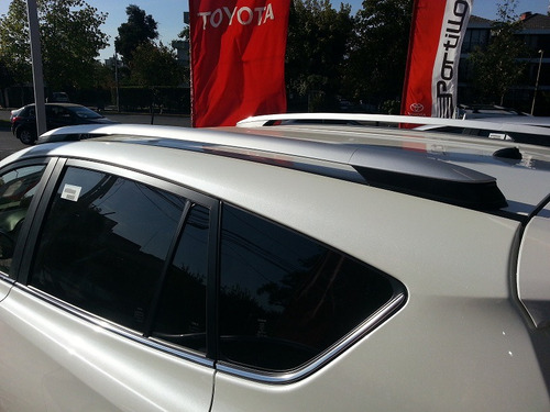 Imagen 3 de 7 de Barras Porta Equipaje Laterales Rav4 Toyota 2013-2018
