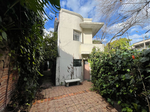 Casa En Padrón Único A Mts De Bulevar España Y Ellauri