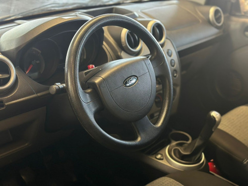 Ford Fiesta 1.6 MPI CLASS SEDAN 8V FLEX 4P MANUAL