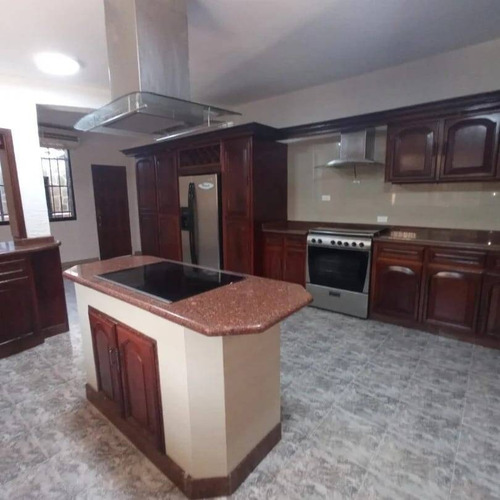 Imagen 8 de 23 de Casa En Venta La Trigaleña Valencia Calle Cerrada Doble Porton Electrico G12m1117