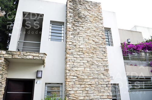 Imagen 3 de 30 de Venta!!! Excelente Propiedad En Condominio En El Corazon De Canning