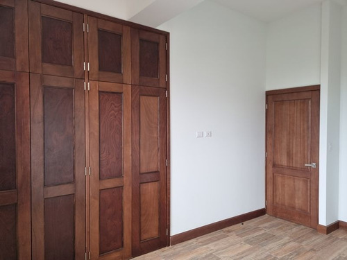 Imagen 2 de 5 de Apartamento En Renta Zona 10 Salvattore, 2 Habitaciones