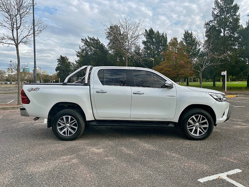 Toyota Hilux 3.0 Cd Srv Cuero 4x4 5at - A4