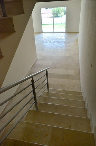 Casa En Venta, Ubicada En Loma De Valle Escondido Cod. Ev1283