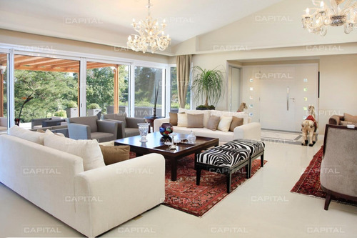 Excelente Casa De Ocho Dormitorios En Venta En El Golf- Ref: 30848