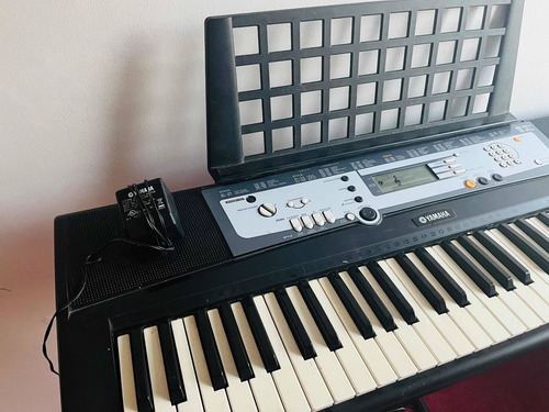 Imagen 3 de 4 de Piano Yamaha Psr E213