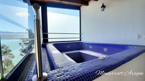 Excelente Oportunidad, Enorme Casa Con Preciosa Vista Al Lago!