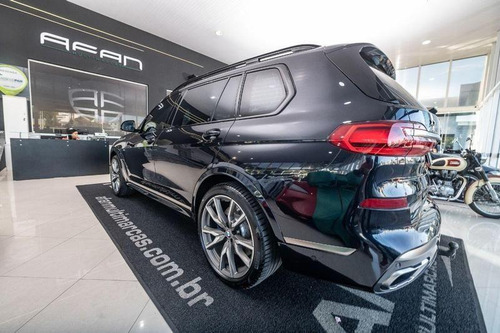 BMW X7 M50i