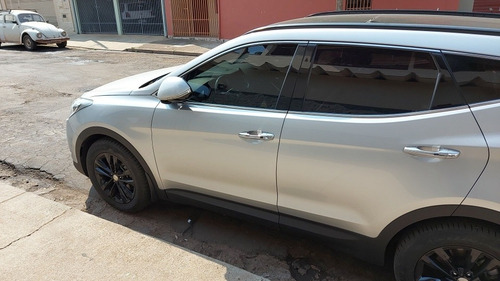 Imagem 5 de 6 de Suv