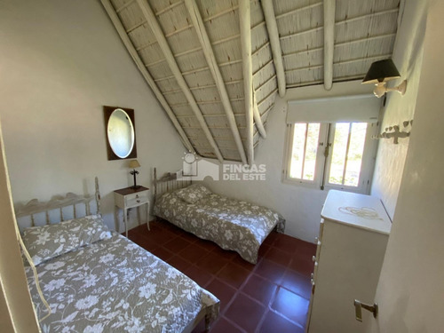 Hermosa Casa En Rincón Del Indio - Ref: 510