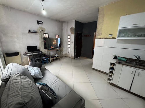 Ph En Venta 3 Ambientes Con Patio Isidro Casanova