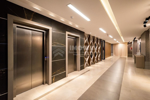 Imagem 6 de 15 de Sala Comercial No Evolution Center Corporate Em Andar Alto Com Linda Vista E Vaga Privativa. - 3630_1