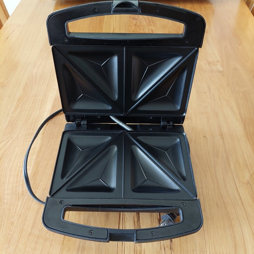 Sandwichera Eléctrica Black And Decker Panini (Usado)