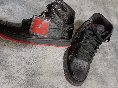 Jordan 1 High Patent Bred Negros Con Suela Roja Talla 25mex