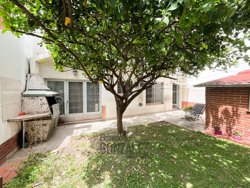 Venta Casa Barrio Naon 3 Amb. Garage 2 Aut. Patio Jardin