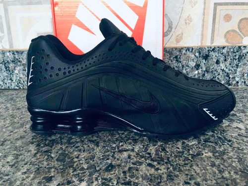 Shox R4 Preto Réplica Importada