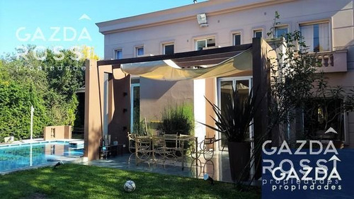 Imagen 25 de 26 de Imponente Casa A La Venta En Solar Del Bosque