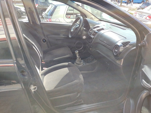 Imagen 4 de 15 de Fiat Grand Siena 1.4 Attractive 87cv C/pack Seguridad 2014