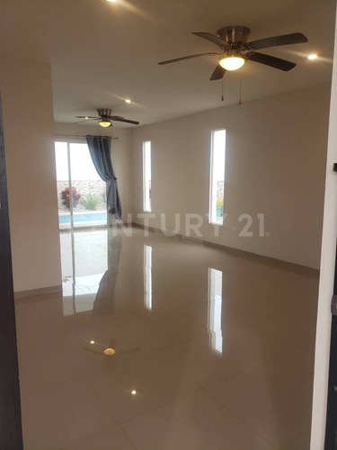 Casa En Venta En Privada Bosques De Conkal, Merida Yucatán
