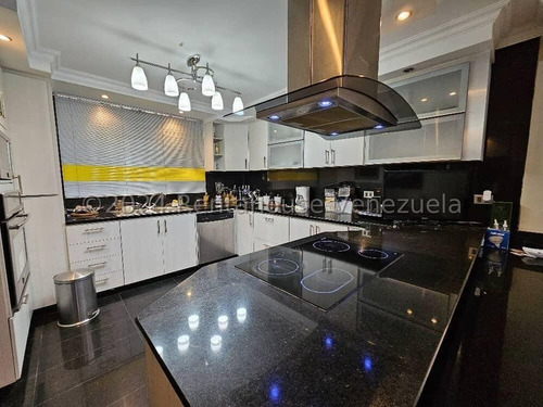 Casa Moderna En Venta Urb El Castaño Zona Privada Con Planta Electrica Y Piscina Se Vende Amoblada Kg:24-19915