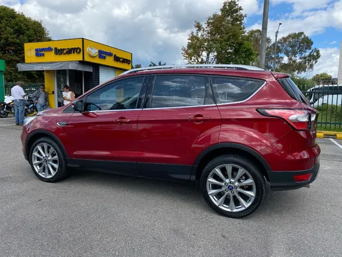 Ford Escape 2.0 TITANIUM AT 4X2