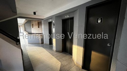 Estupendo Apartamento En Venta - Urb. El Rosal,