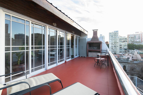 Increible Duplex 6 Ambientes Con Balcon Terraza Y Quincho Propio Con 2 Cocheras.