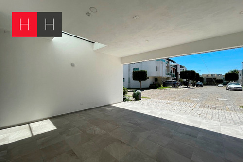Casa En Venta En Lomas De Angelópolis I