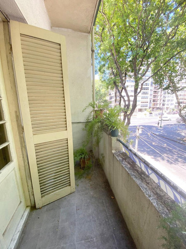 Venta Casa De 4 Dormitorios, Amplio Garage Y Patio En Pocitos